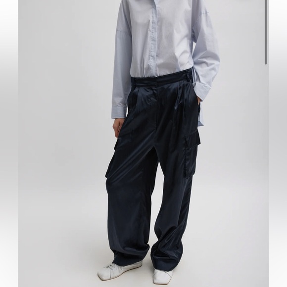 Tibi Pants - Tibi Shiny Nylon Pleated Stella Cargo Pant, navy size 2